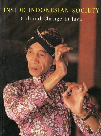 First  cover of 'INSIDE INDONESIAN SOCIETY. CULTURAL CHANGE IN JAVA.'
