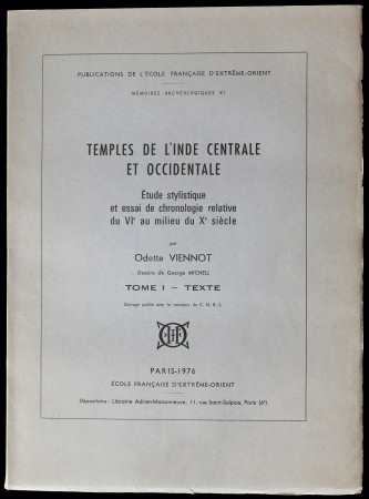 First  cover of 'TEMPLES DE L'INDE CENTRALE ET OCCIDENTALE. ETUDE STYLISTIQUE ET ESSAI DE CHRONOLOGIE RELATIVE DU VIÈ AU MILIEU DU XÈ SIÈCLE. 2 Vols.'