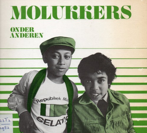 First  cover of 'MOLUKKERS ONDER ANDEREN.'