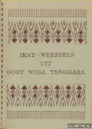 First  cover of 'IKAT-WEEFSELS UIT OOST NUSA TENGGARA.'