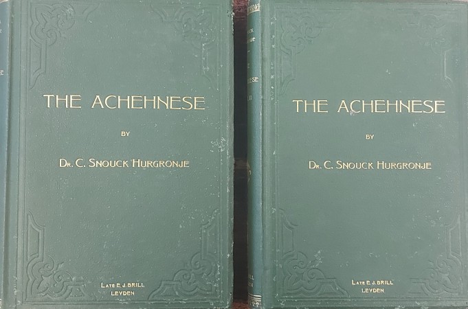 First  cover of 'THE ACHEHNESE. Translated by A.W.S.O'Sullivan, with an index by R.J.Wilkinson.'