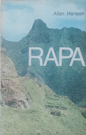 First  cover of 'RAPA. UNE &Icirc;LE POLYN&Eacute;SIENNE HIER ET AUJOURD'HUI.'