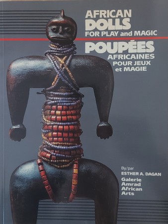 First  cover of 'AFRICAN DOLLS FOR PLAY AND MAGIC/POUPÉES AFRICAINES POUR JEUX ET MAGIE.'