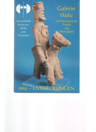 First  cover of 'DÉCOUVERTES/DISCOVERY/ENTDECKUNGEN. NEUE KULTUREN AUS KOMALAND, REPUBLIK GHANA.'