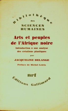 First  cover of 'ARTS ET PEUPLE DE L'AFRIQUE NOIRE.'